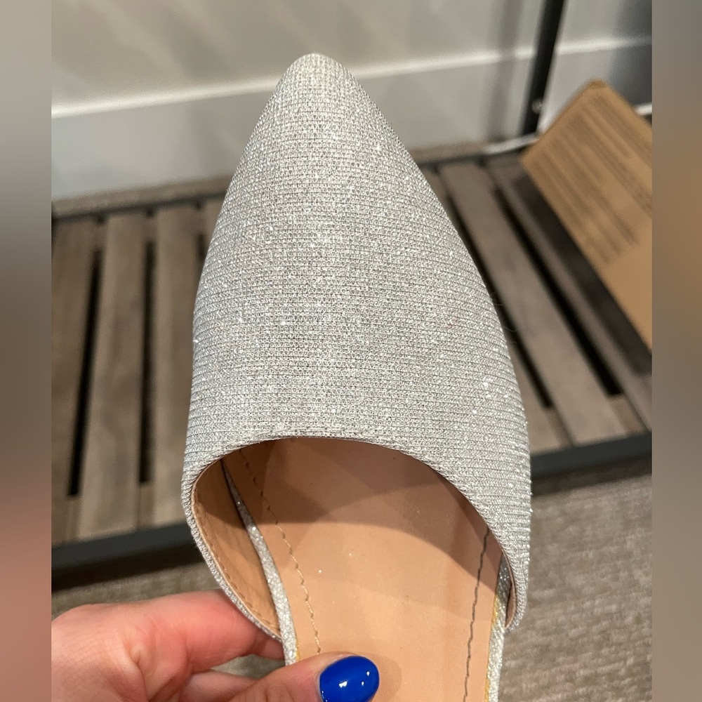 Cutest silver heels!!